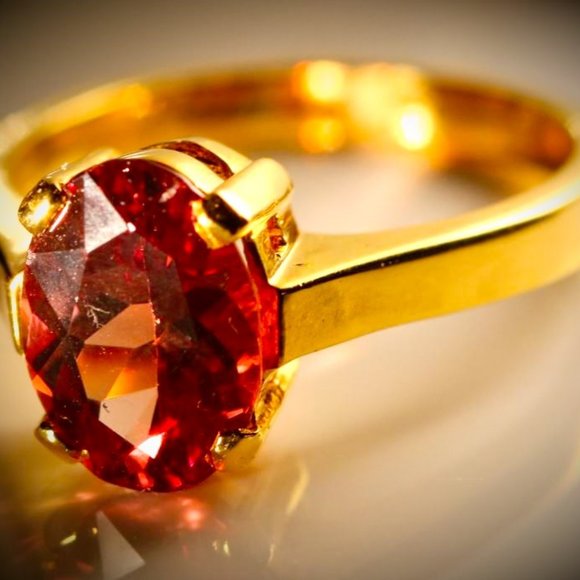 Color Change Garnet 4.10ct Solid 18K Gold Ring - Picture 8 of 12